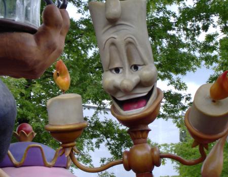 la lampe dans la belle et la bête